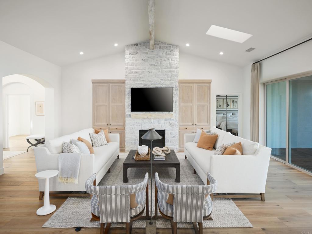 38895 Avenida Carolinas