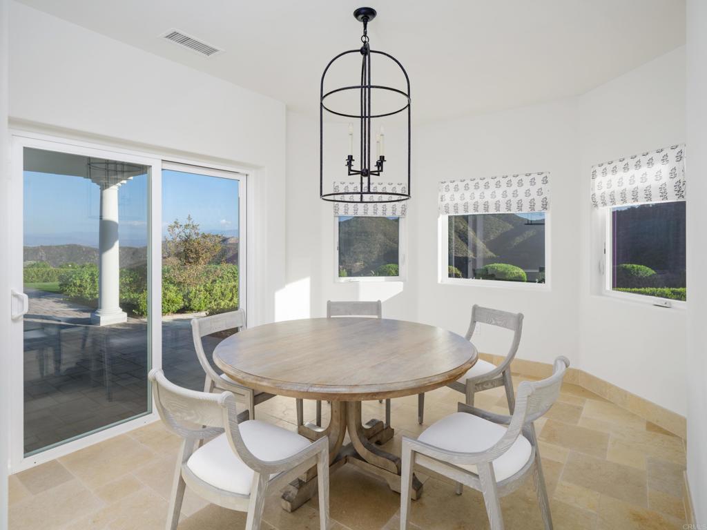 38895 Avenida Carolinas