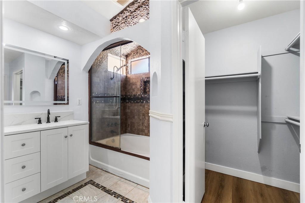 29105 Marilyn Drive