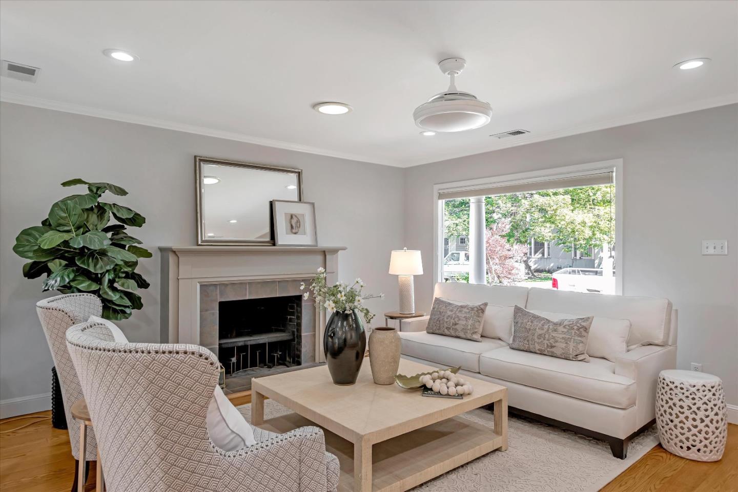 120 Colton AVE