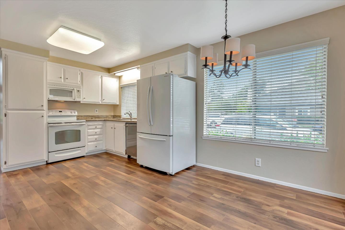 1044 Eagle Lane