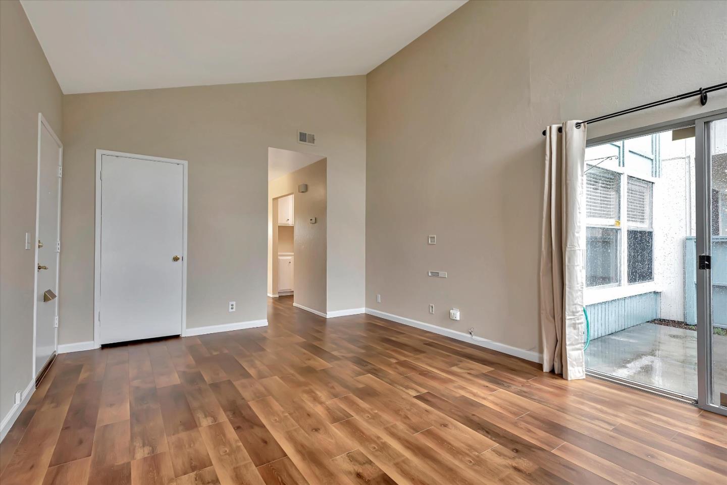 1044 Eagle Lane