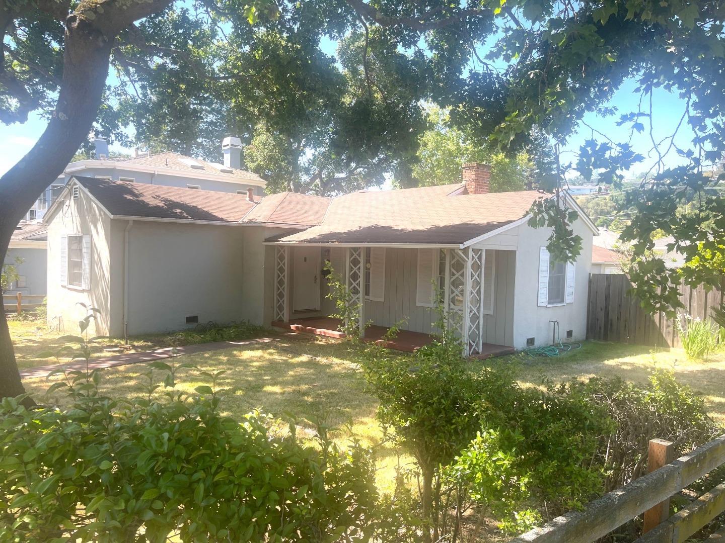 800 Cordilleras AVE