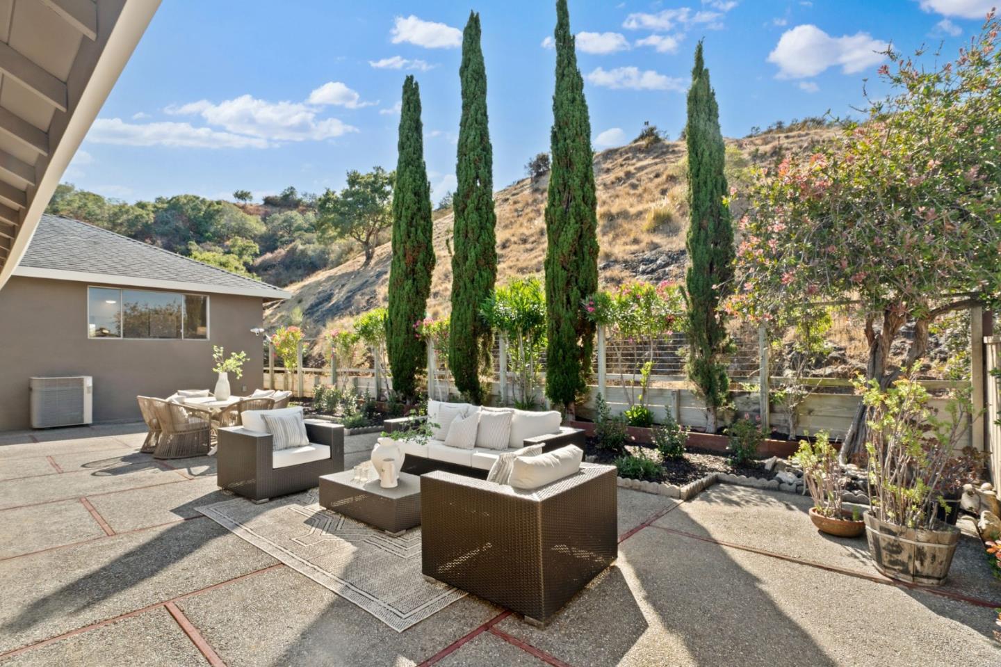 942 Viewridge Drive