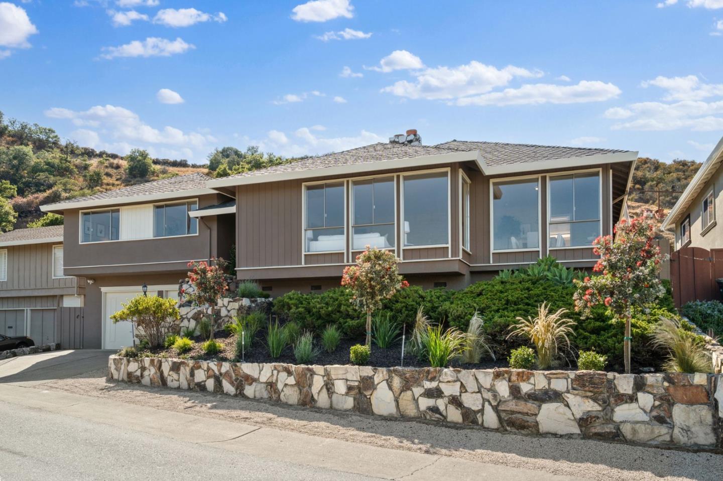 942 Viewridge Drive