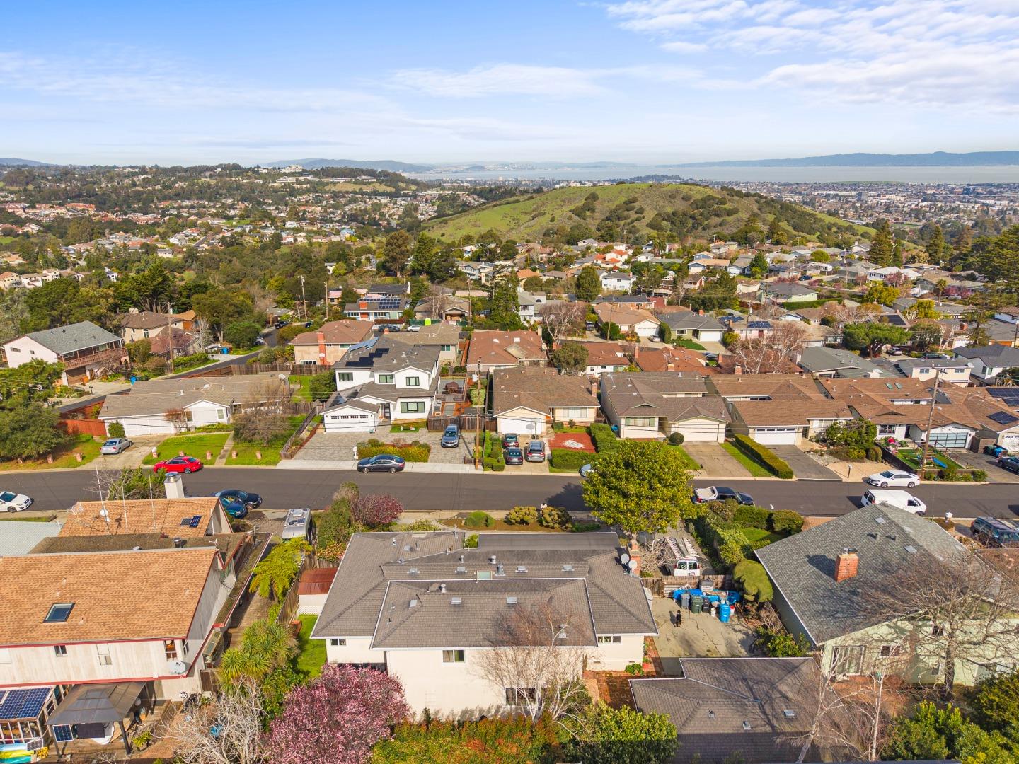 2725 Belmont Canyon