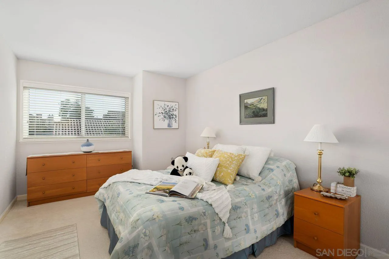 11752 Caminito Corriente