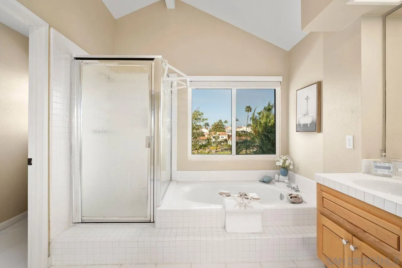 11752 Caminito Corriente