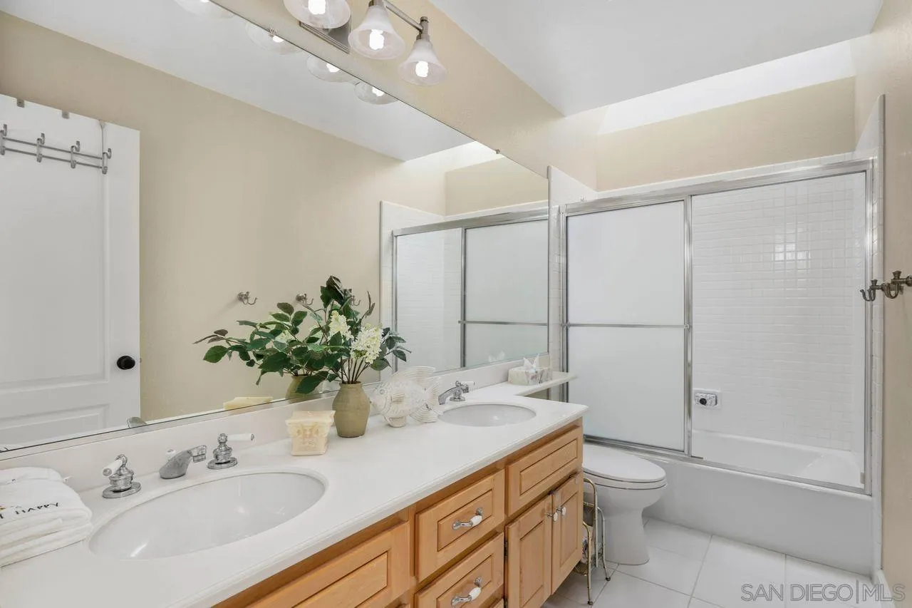 11752 Caminito Corriente