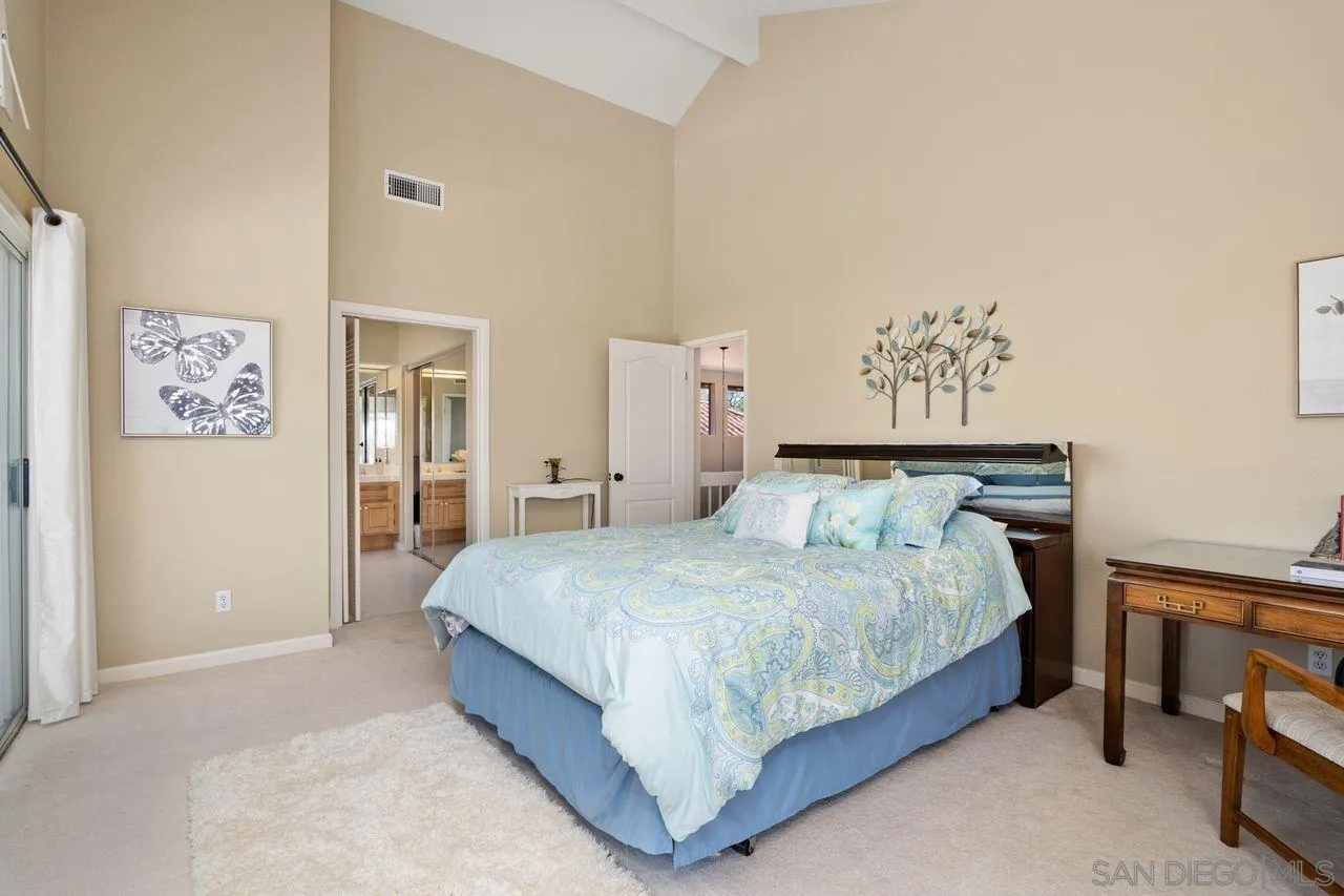 11752 Caminito Corriente