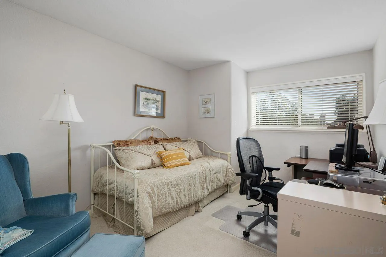 11752 Caminito Corriente