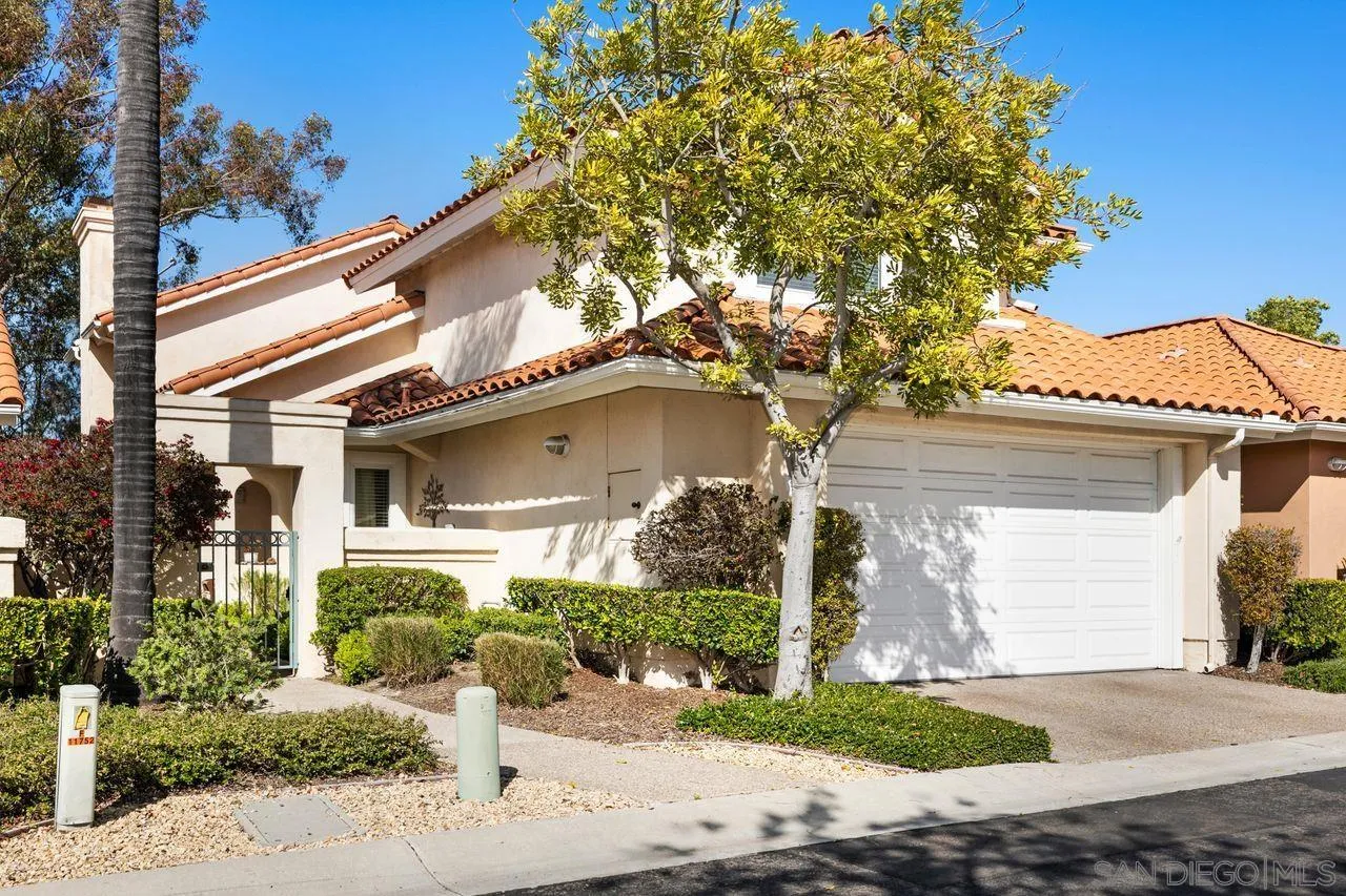 11752 Caminito Corriente