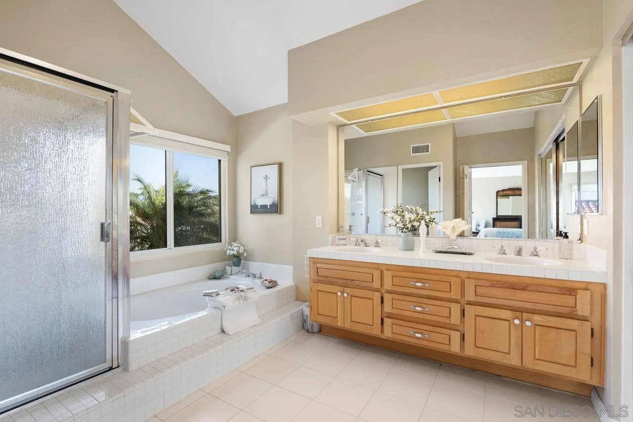 11752 Caminito Corriente