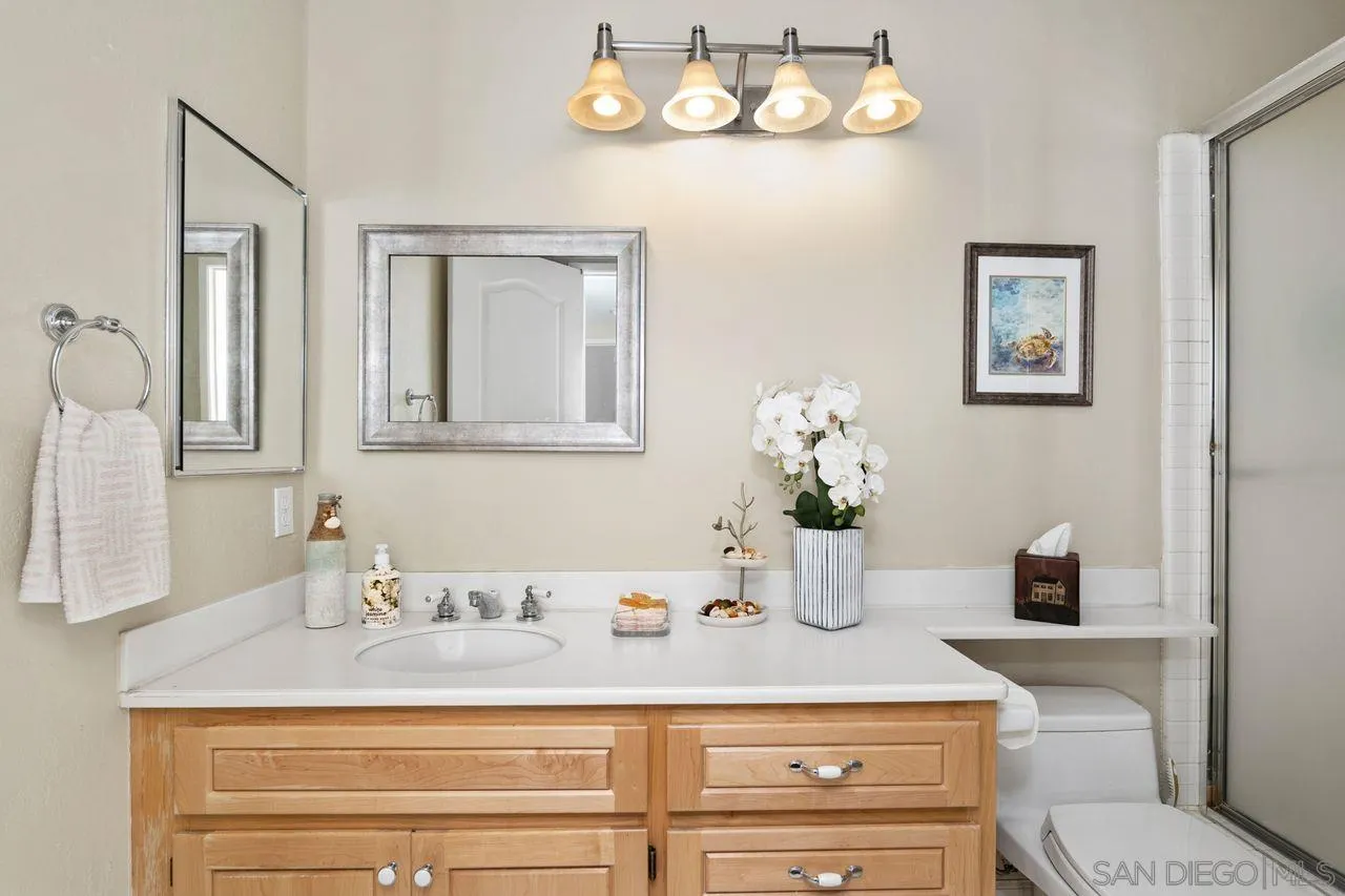 11752 Caminito Corriente