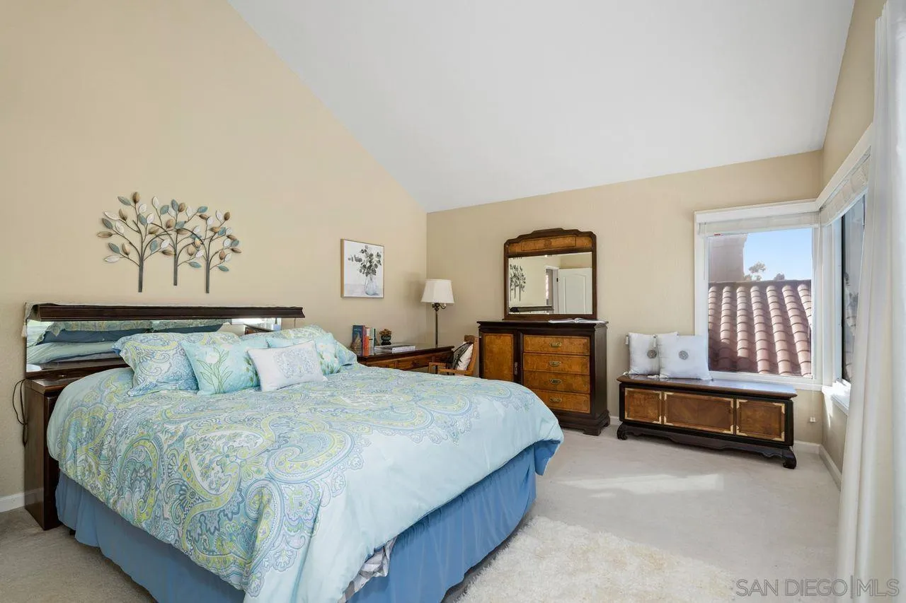 11752 Caminito Corriente