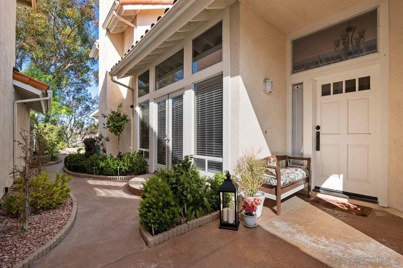 11752 Caminito Corriente