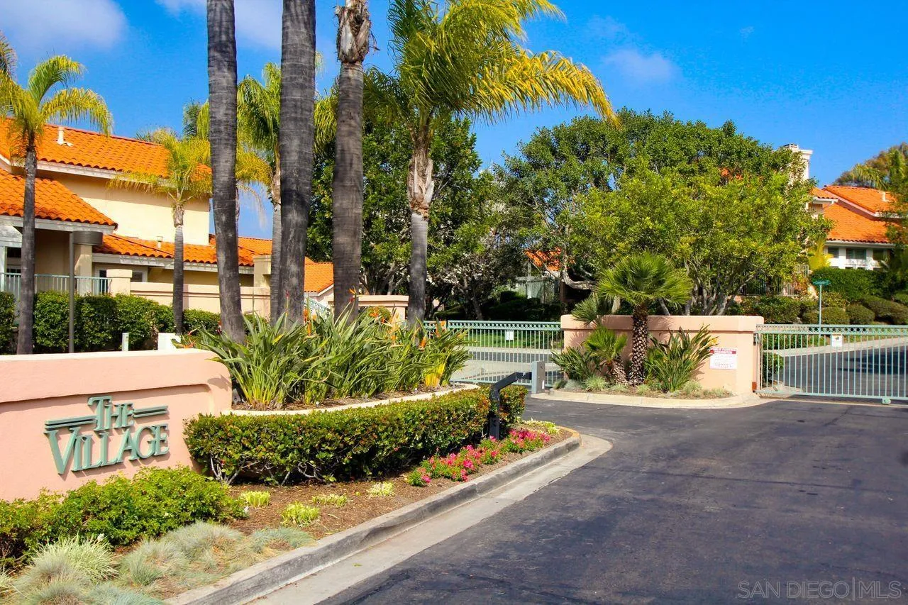 11752 Caminito Corriente