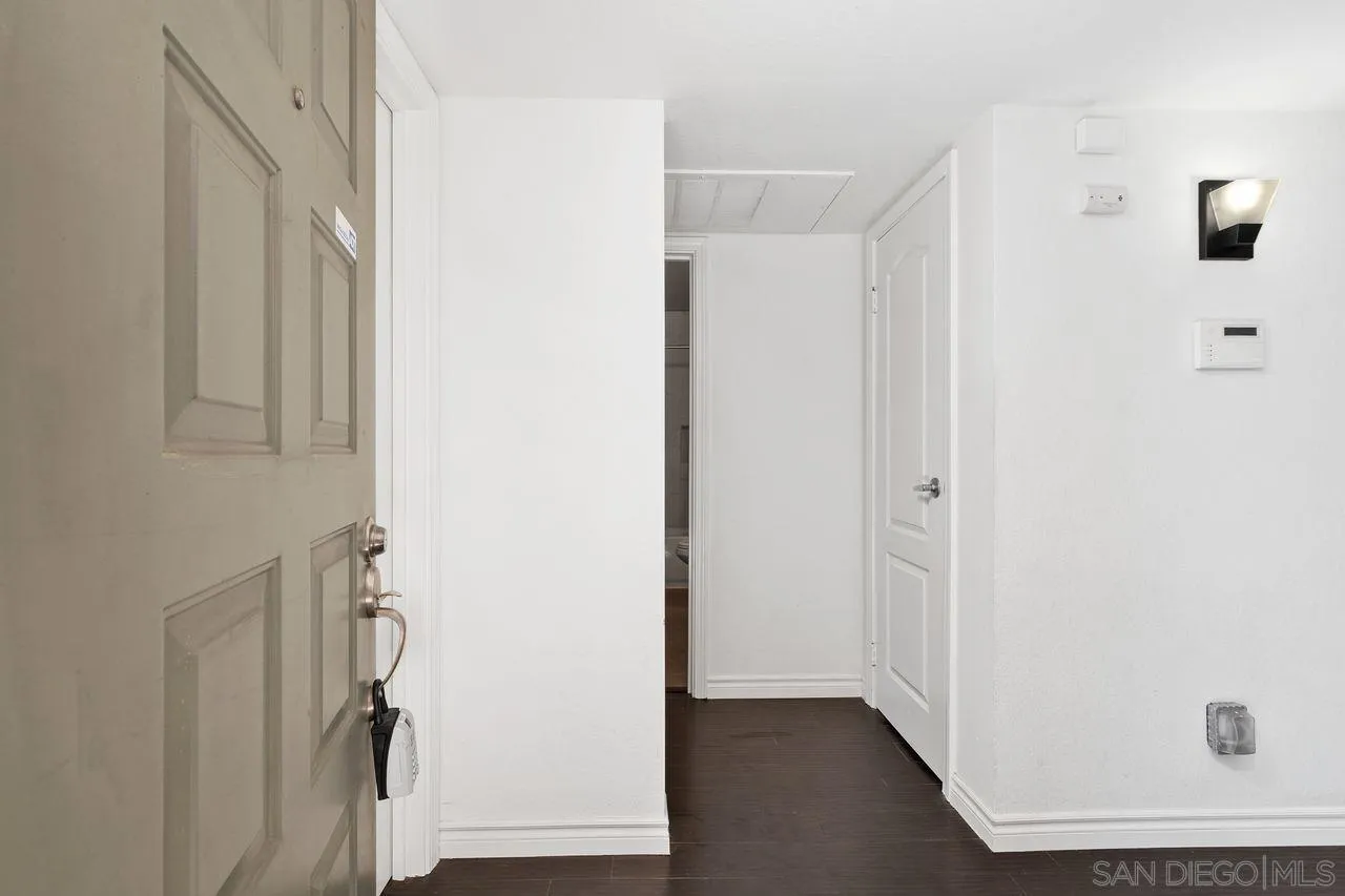 12055 Alta Carmel Ct # 175