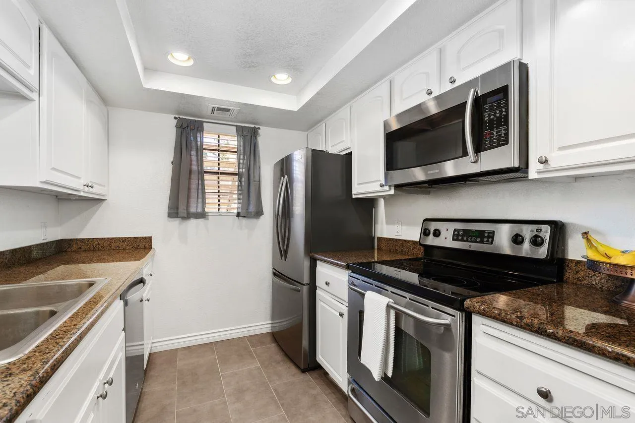 12055 Alta Carmel Ct # 175