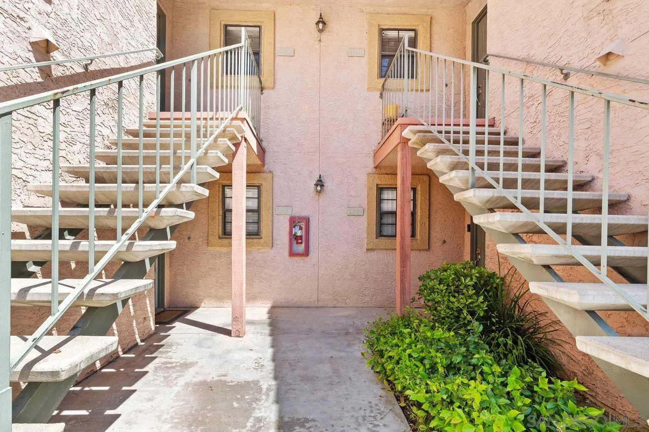 12055 Alta Carmel Ct # 175