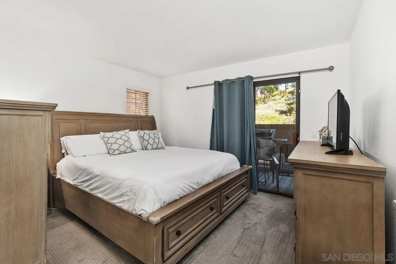 12055 Alta Carmel Ct # 175