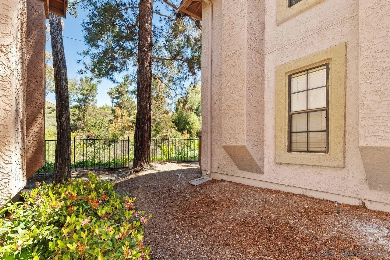 12055 Alta Carmel Ct # 175