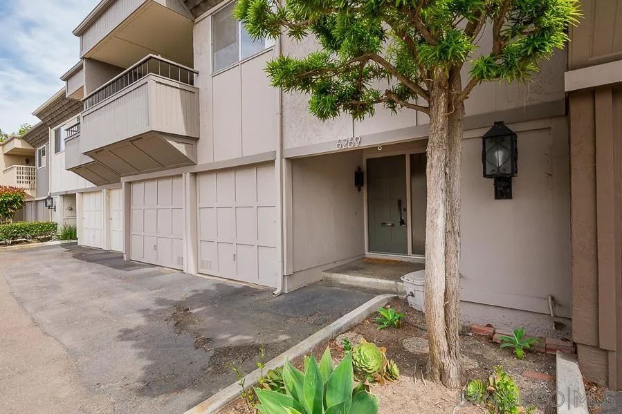 6269 Caminito Salado