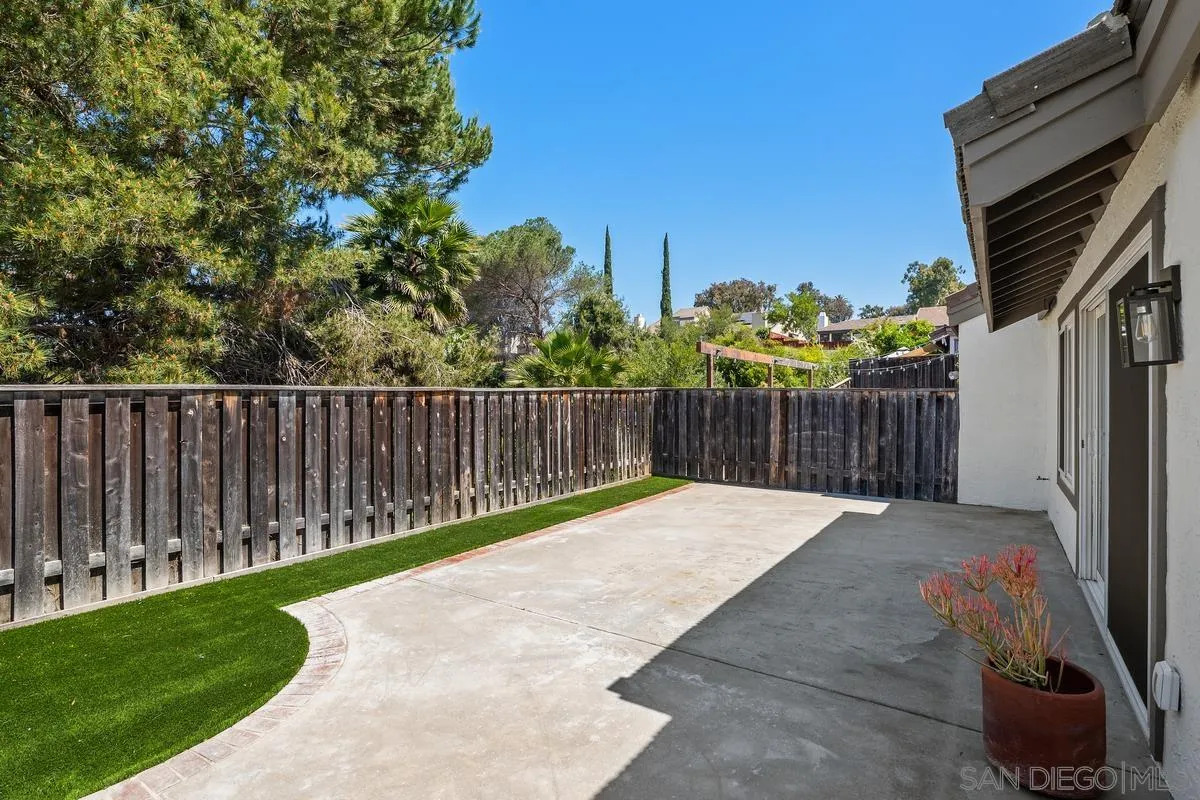 1831 Cathedral Glen