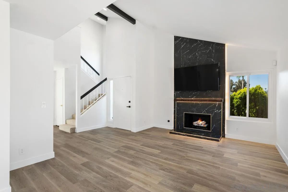 1831 Cathedral Glen