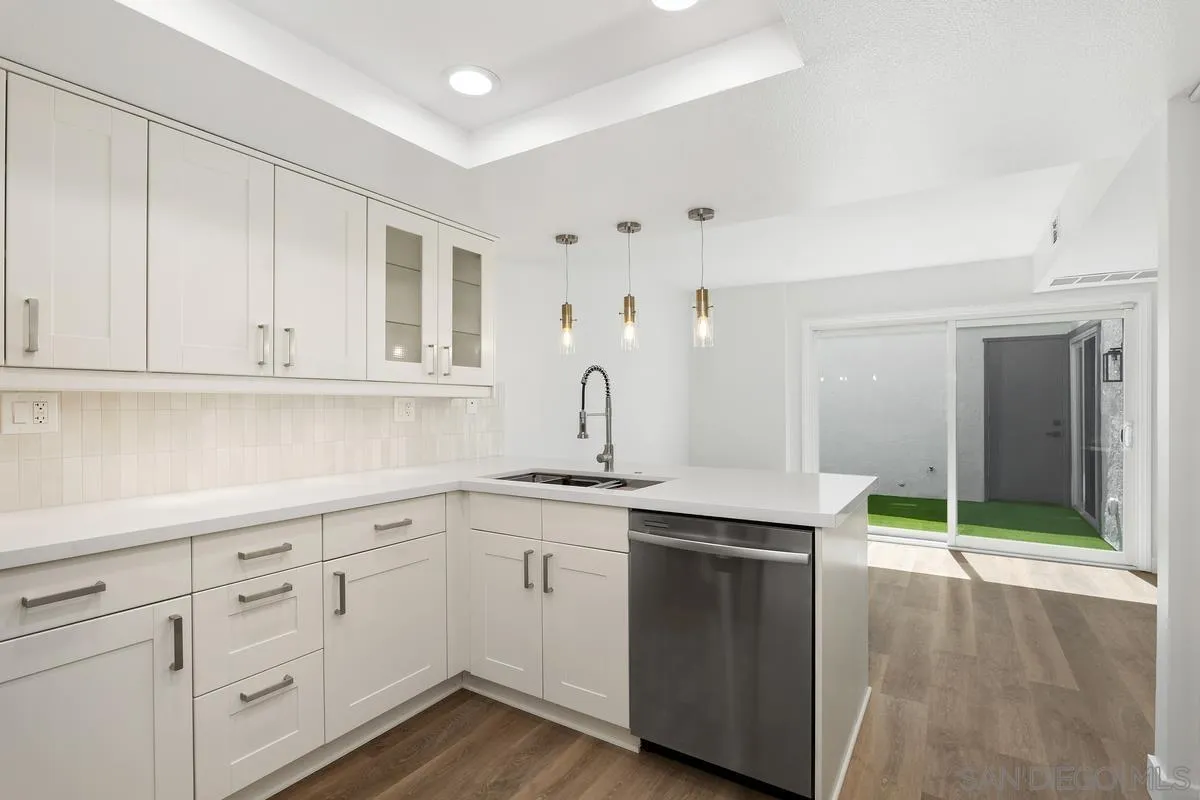 1831 Cathedral Glen