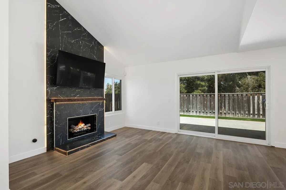 1831 Cathedral Glen
