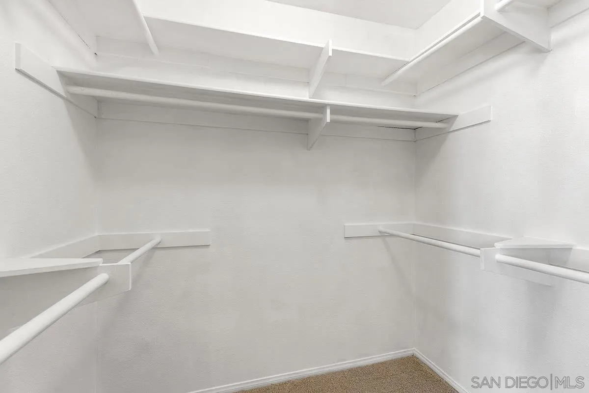 17573 Bocage Pt