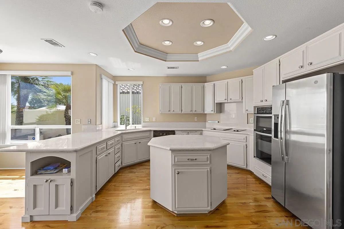 17573 Bocage Pt