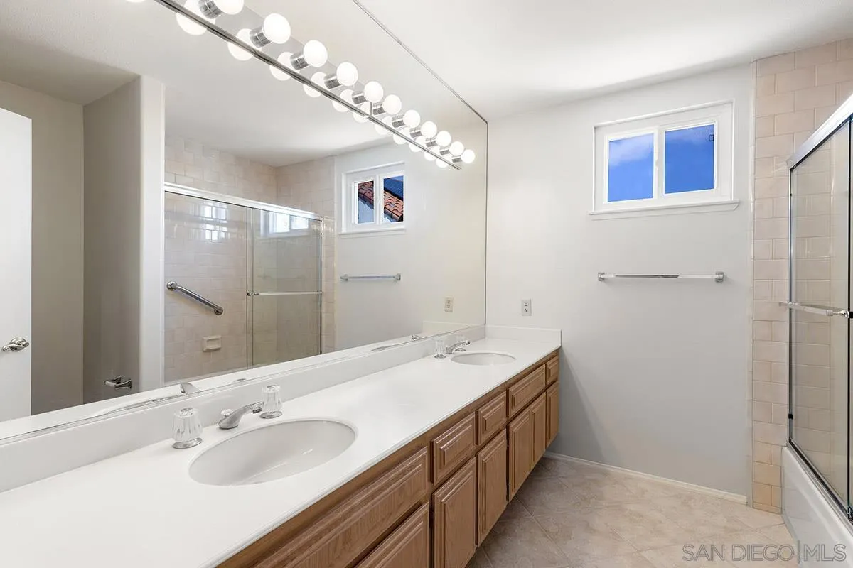 17573 Bocage Pt