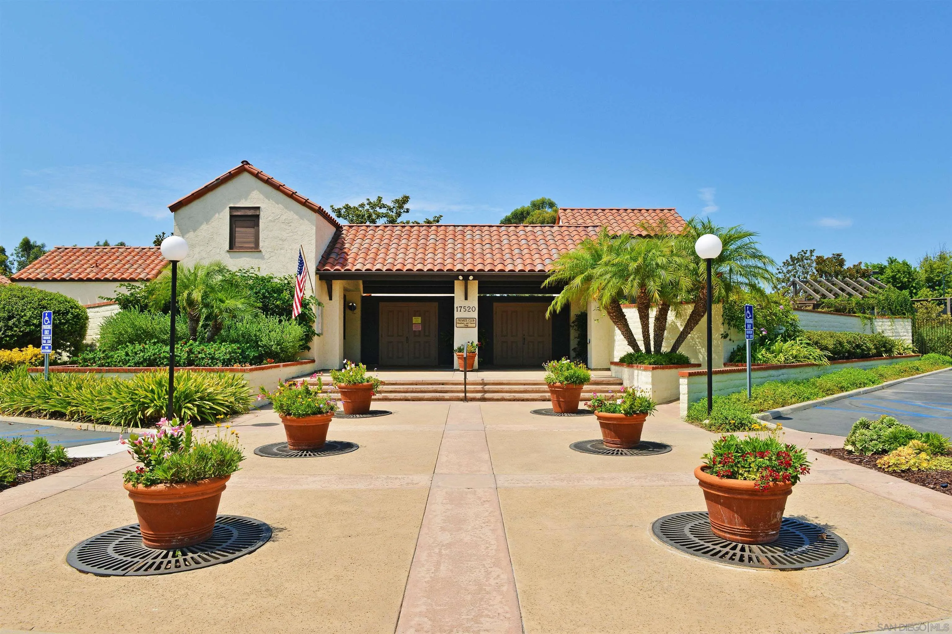 17573 Bocage Pt