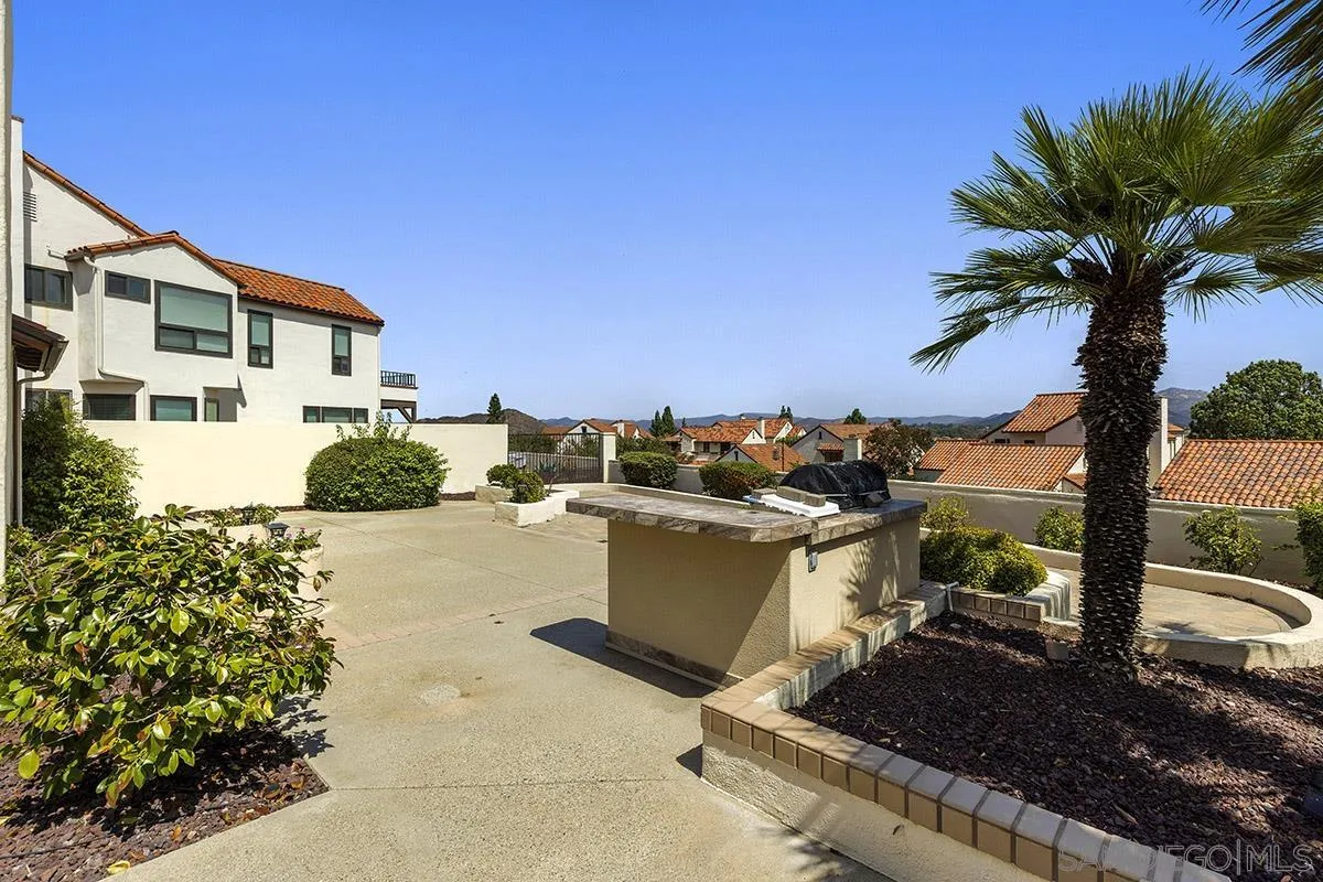 17573 Bocage Pt