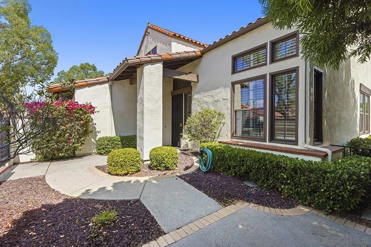 17573 Bocage Pt