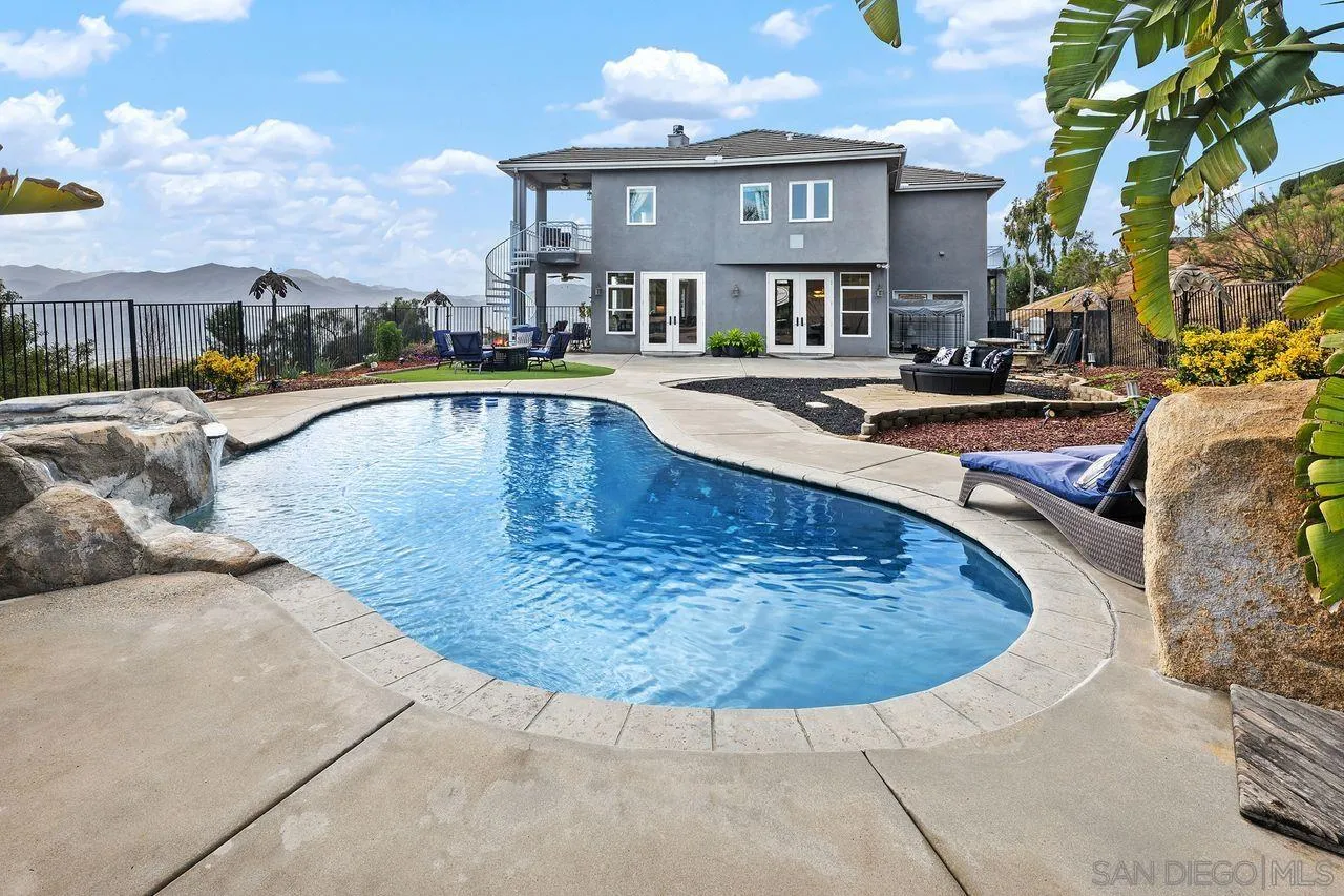 410-412 Woodland Lane