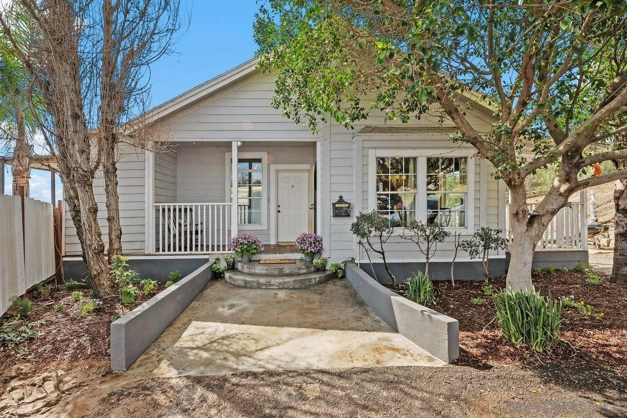 410-412 Woodland Lane