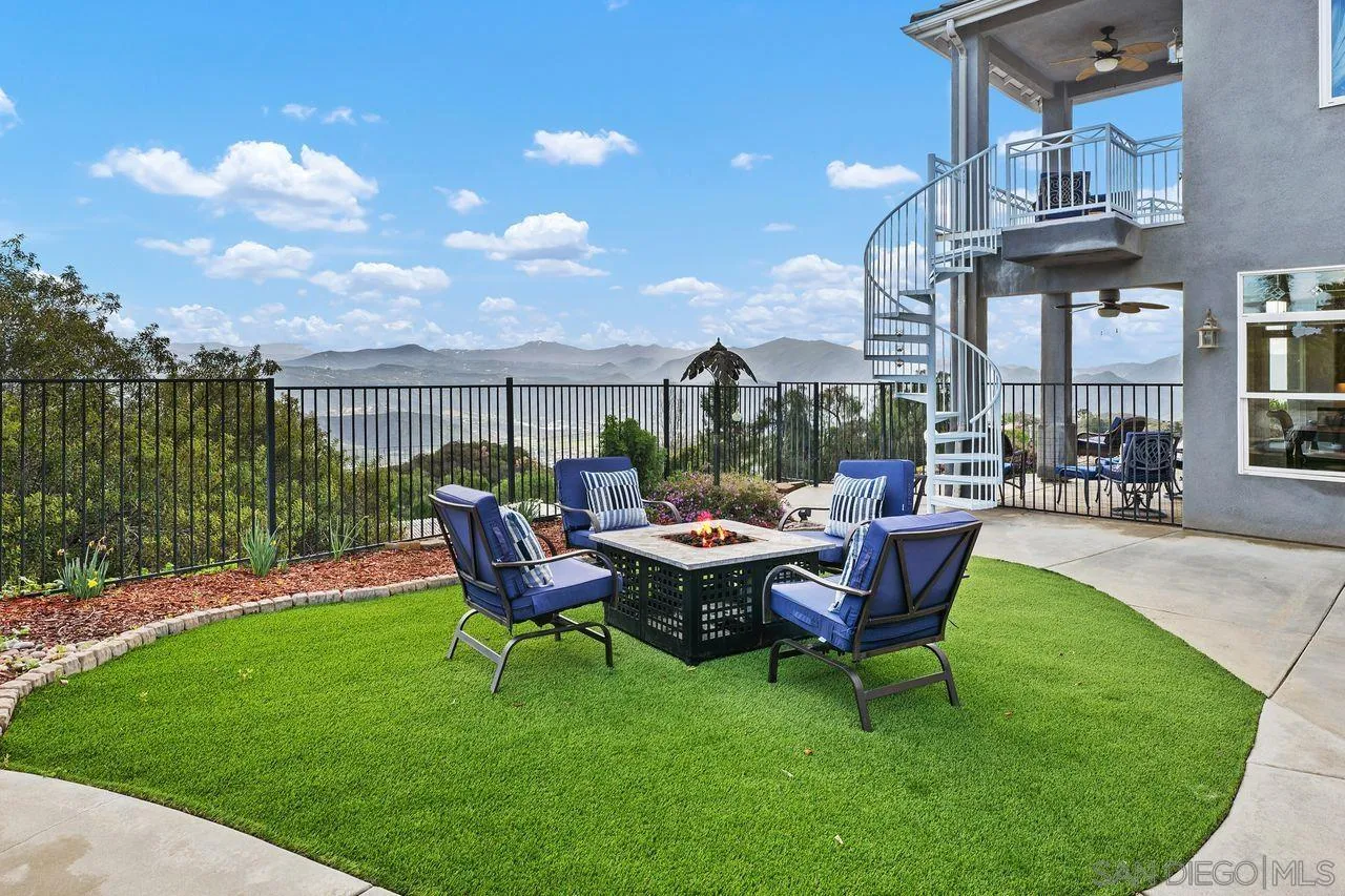 410-412 Woodland Lane