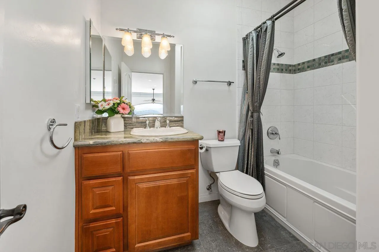 410-412 Woodland Lane