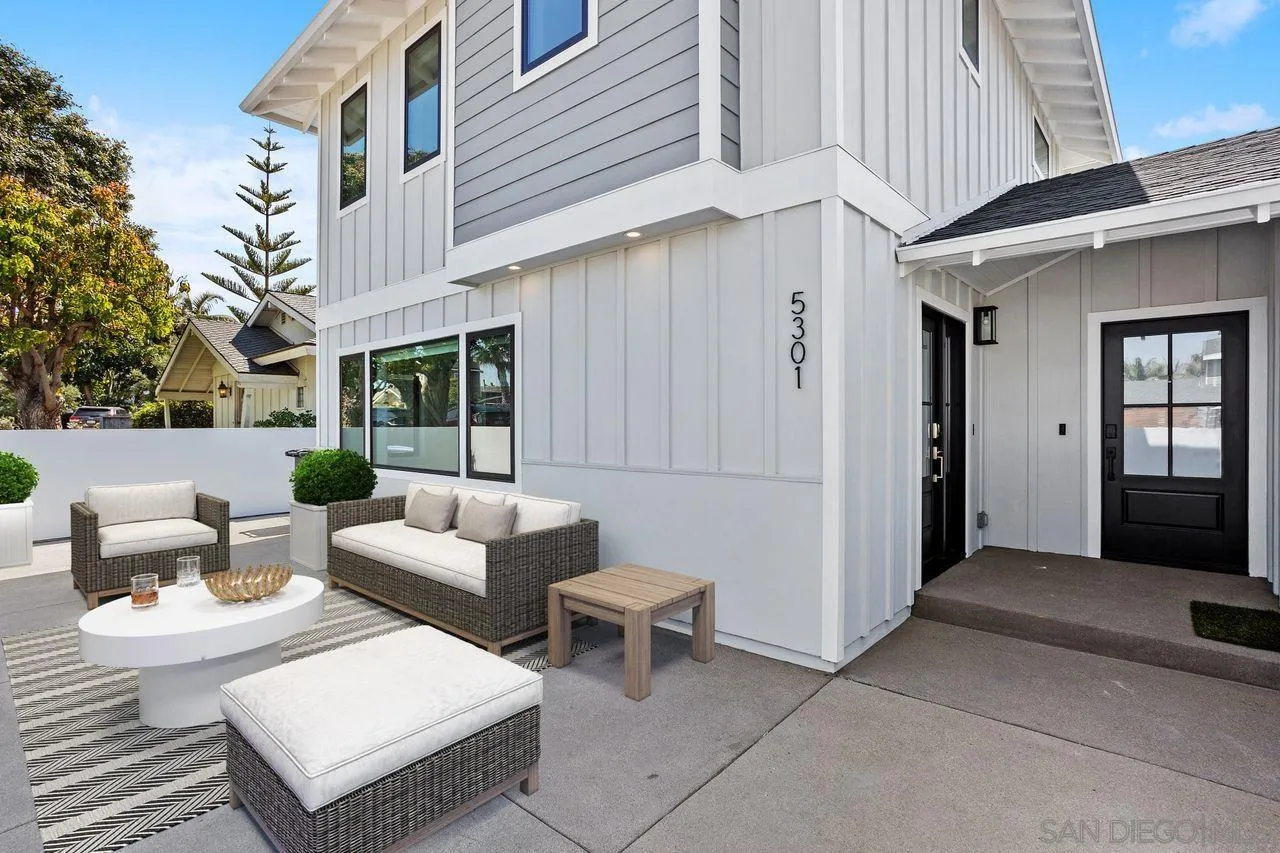 5301 Los Robles Dr
