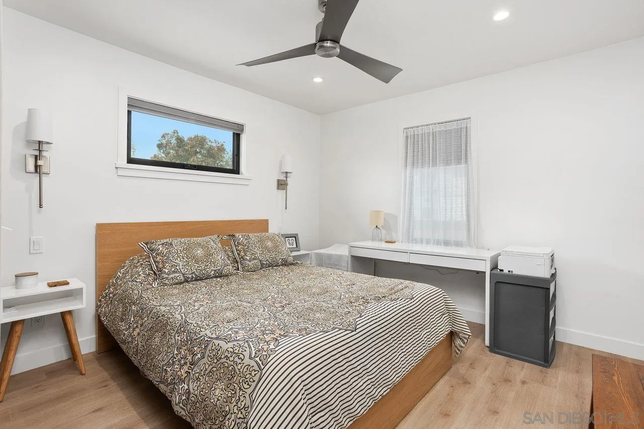 5301 Los Robles Dr