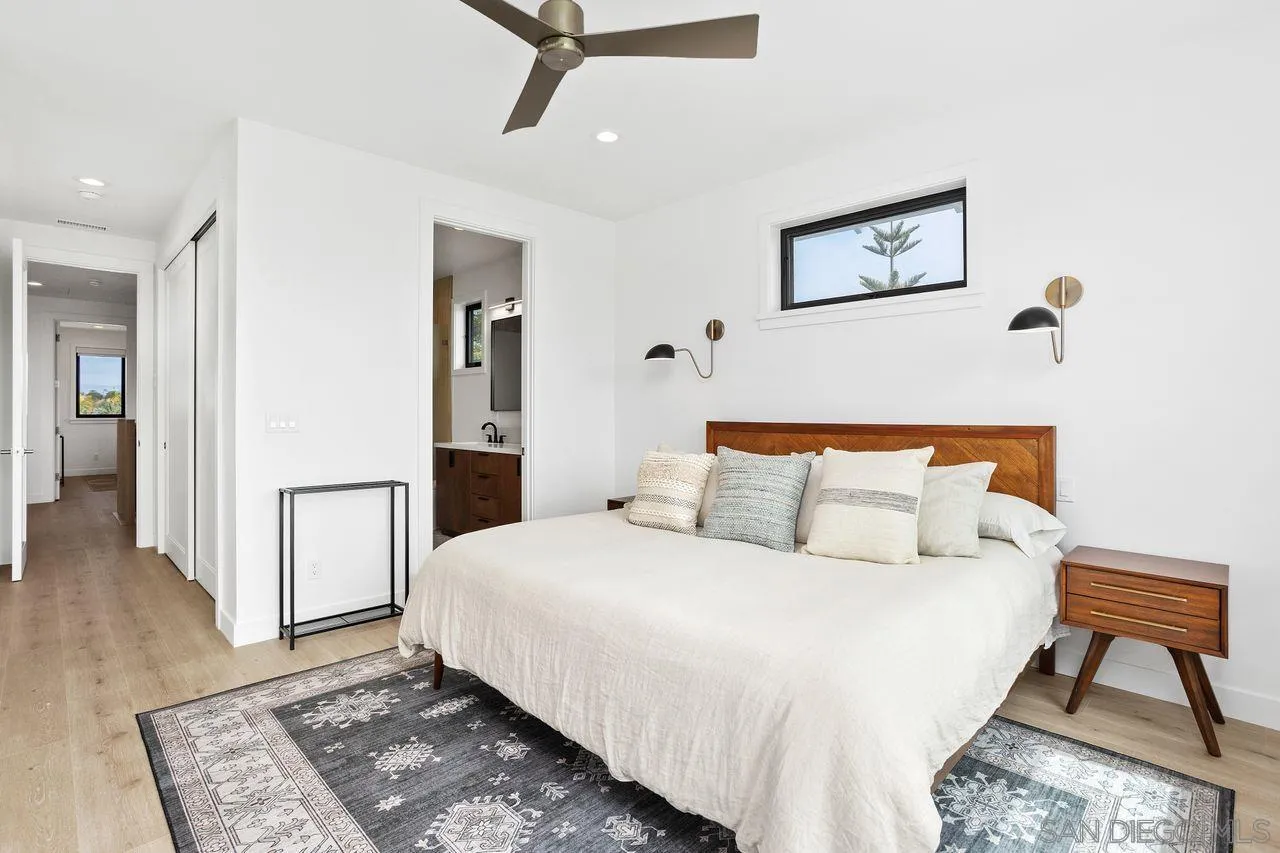 5301 Los Robles Dr