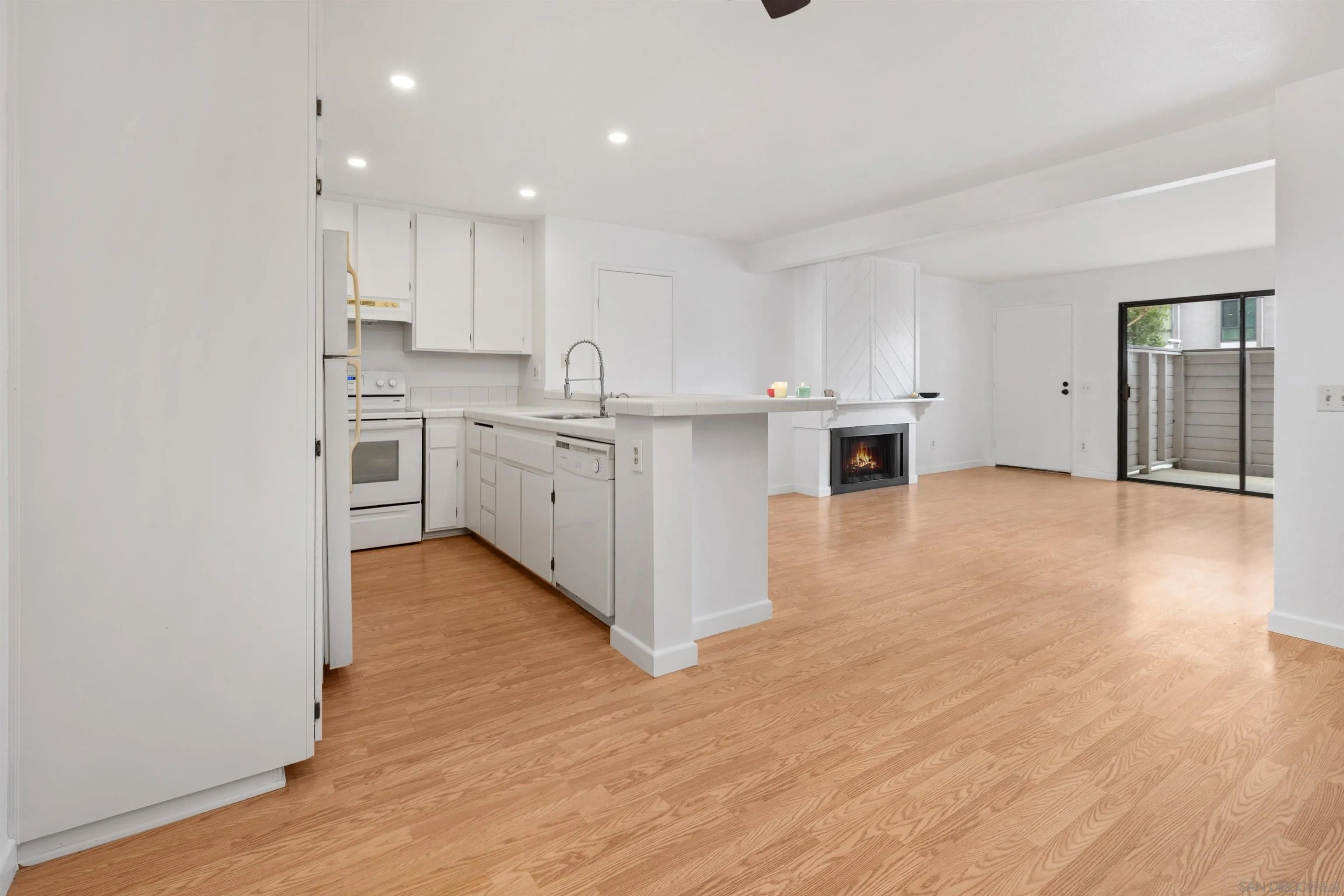 9120 Gramercy Dr. Unit 319