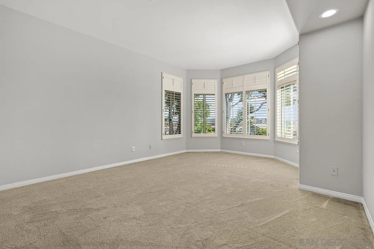 4485 Sunset Bluffs Way