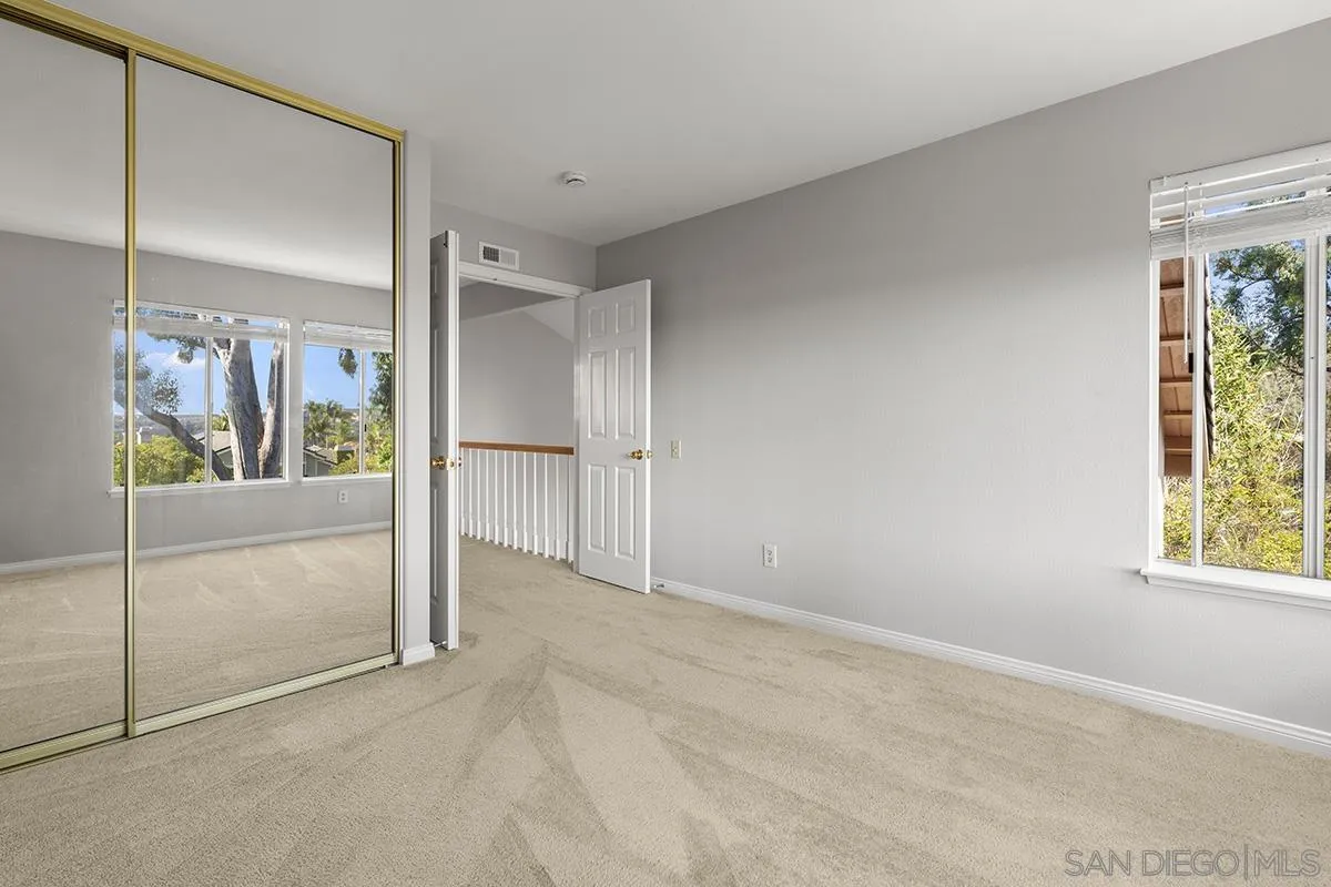 4485 Sunset Bluffs Way