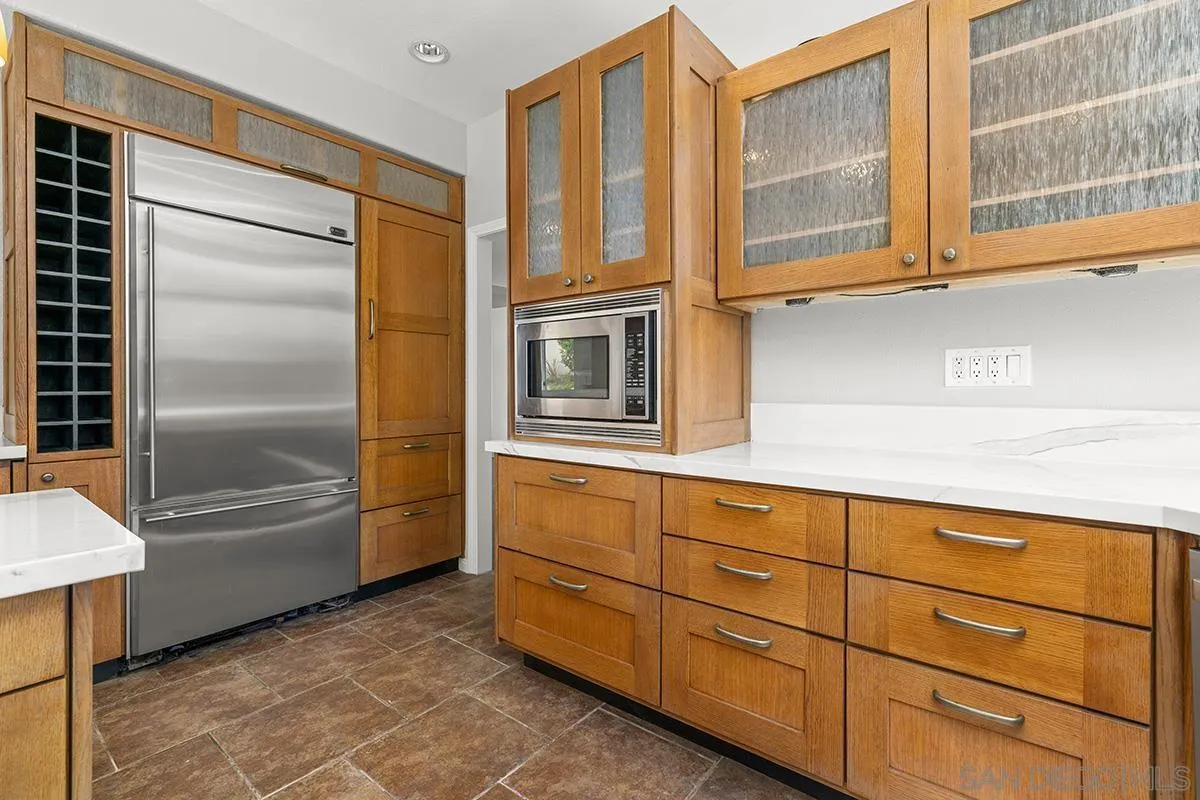 4485 Sunset Bluffs Way
