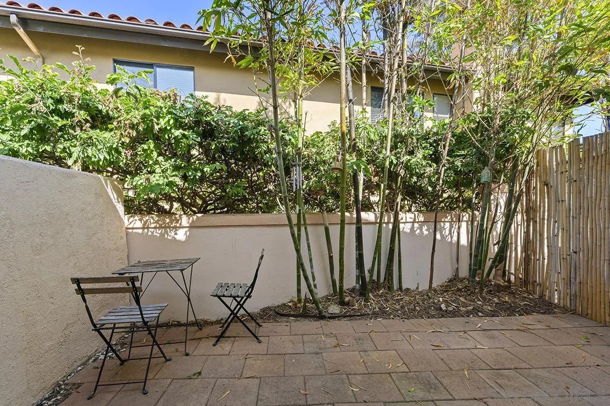 4485 Sunset Bluffs Way