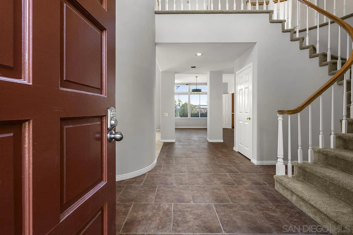 4485 Sunset Bluffs Way